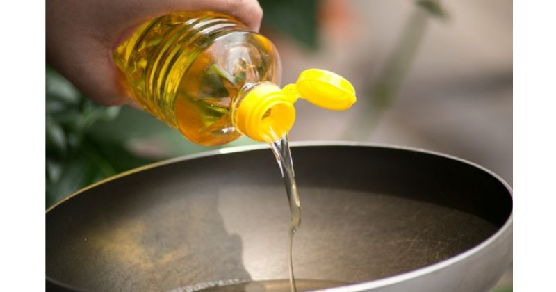 edible-oil-a70f5e308125dffde5d6ae7d260ef44d1646667615.jpg