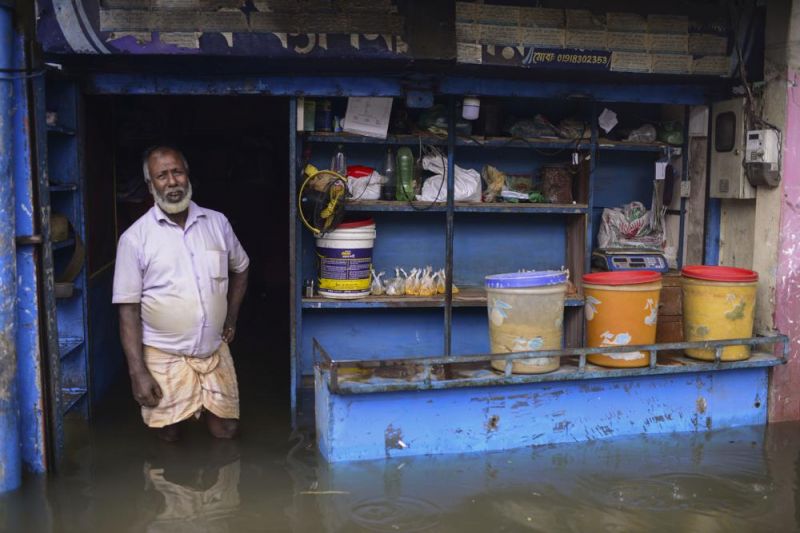 a-food-shop-submerged-in-flood-water-a620e885d099dab3e93b0f8c7581ac631655739430.jpg