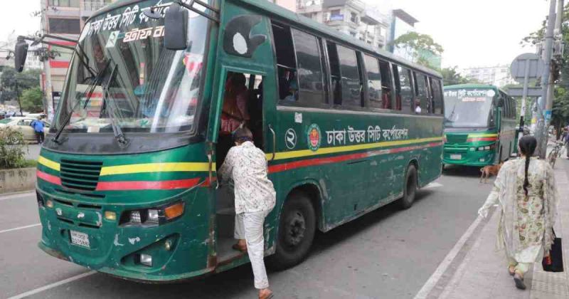 buses-on-dhaka-streets-c9df39060e9b4220a33a20be2d7065e41660625338.jpg