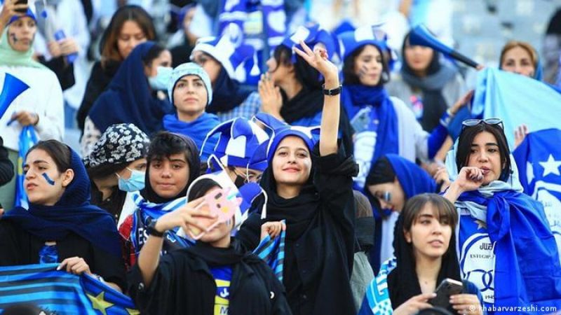 500-women-were-allowed-to-attend-the-match-between-esteghlal-and-mess-kerman-in-tehran-9557a32ac66a7bc1e1c4639462ffd9da1661662266.jpg