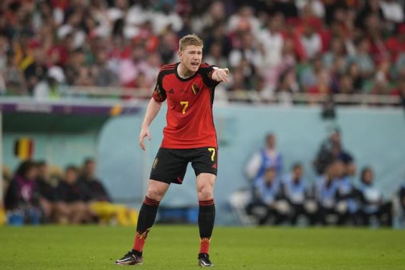 belgiums-kevin-de-bruyne-gestures-during-the-world-cup-group-f-soccer-match-with-morocco-at-the-al-thumama-stadium-in-doha-qatar-sunday-nov-02f9e72d55266fd46c9b89689b98f1501669572629.jpg