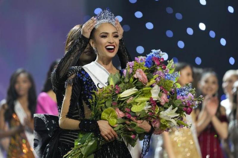 miss-usa-rbonney-gabriel-reacts-as-she-is-crowned-miss-universe-during-the-final-round-of-the-71st-miss-universe-beauty-pageant-in-new-orleans-on-saturday-jan-a0e9495c4cb531f50dc09b612354d58a1673764129.jpg