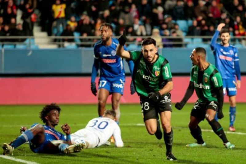 lens-miss-chance-to-go-level-with-psg-atop-ligue-1-marseille-held-8667c003caddf3c3a218098b872420e51675011124.jpg
