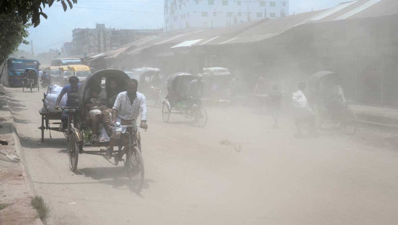 air-pollution-on-a-dhaka-street-91da2134b50003e4e2c815b89d08e7641675228663.jpeg