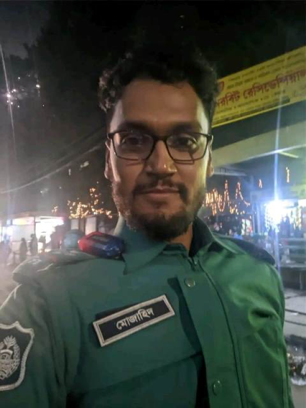 traffic-sergeant-mozahid-who-was-killed-in-chattogram-accident-on-tuesday-541baa2408805f51bf10ad80ea1fc6ea1678768189.jpg