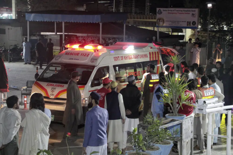 rescue-worker-unload-earthquake-victims-from-an-ambulance-at-a-hospital-in-saidu-sharif-a-town-pakistans-swat-valley-tuesday-march-21-2023-3ea838dea4df78e97fe178515d579a5d1679461059.png