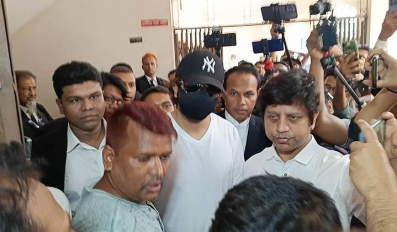 actor-shakib-khan-in-court-to-file-extortion-case-d19b74b12e6658a09e00856a208f7bcd1679932521.jpg