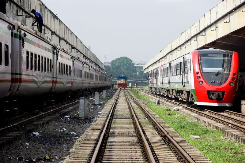 bangladesh-railway-f5e23f6f6b9bc3c2bd40c26ad8f3cc3d1680194752.jpg