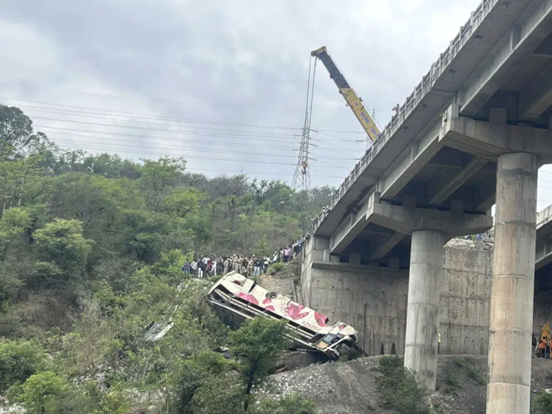rescuers-prepare-to-use-a-crane-after-a-bus-carrying-hindu-pilgrims-to-a-shrine-skid-off-a-highway-bridge-into-a-himalayan-gorge-near-jammu-india-tuesday-may-30-2023-c92340b28f4a7ff8b29b8ceedf26a8691685434530.png