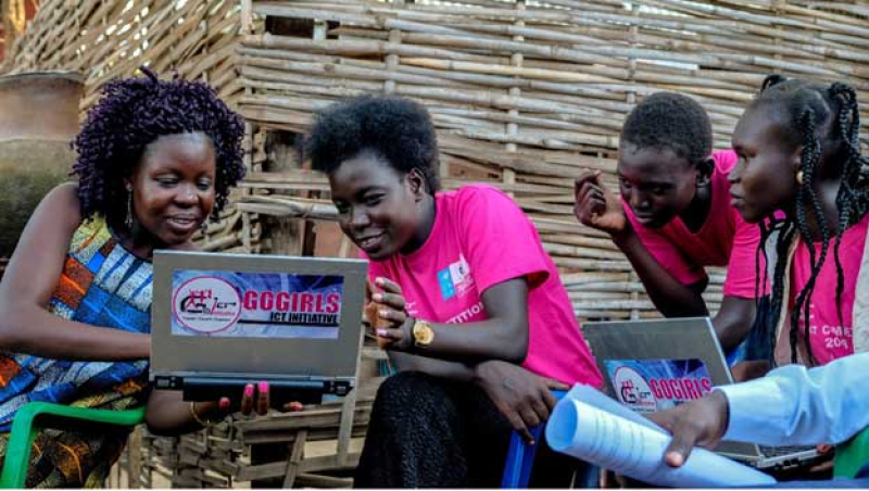 girls-working-on-computers-in-sudan-b782dfb52cfece4bd4d70fc9c02da9df1685553718.jpg