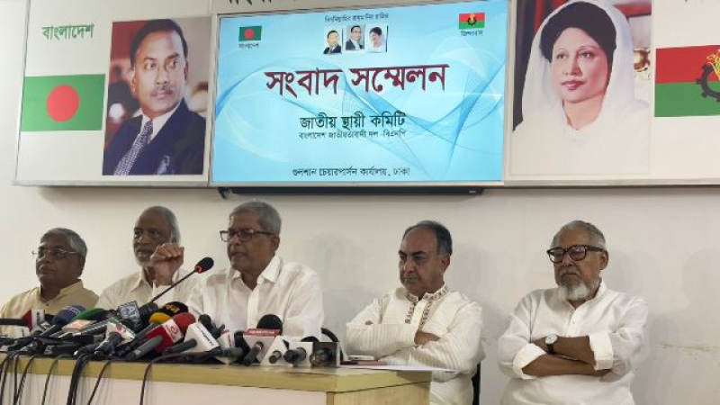 mirza-fakhrul-sg-of-bnp-addressing-a-news-conference-a-the-banani-office-of-the-party-chairperson-on-monday-4288d3d4df104ac5c0b13a99af97fbef1696347740.jpg