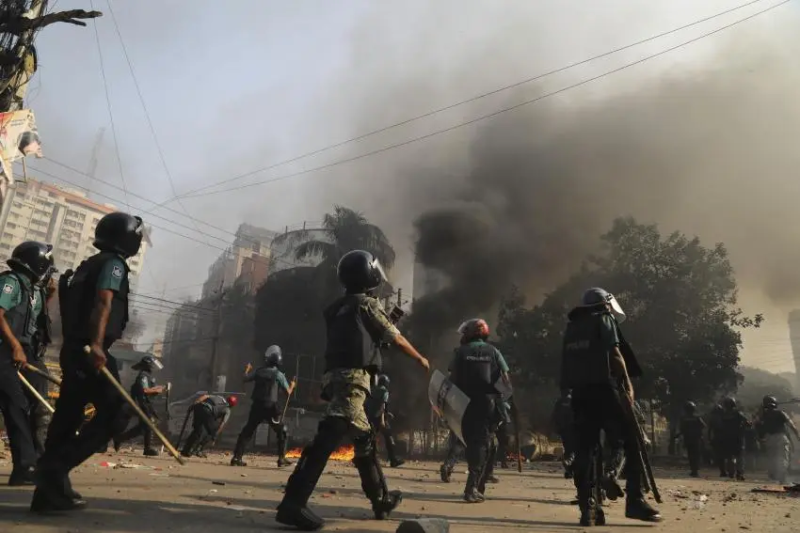 police-clash-with-bangladesh-nationalist-party-supporters-who-are-protesting-for-a-fair-election-dhaka-bangladesh-october-28-2023-727ecab26393c5795919e7215ad385a71701107454.png