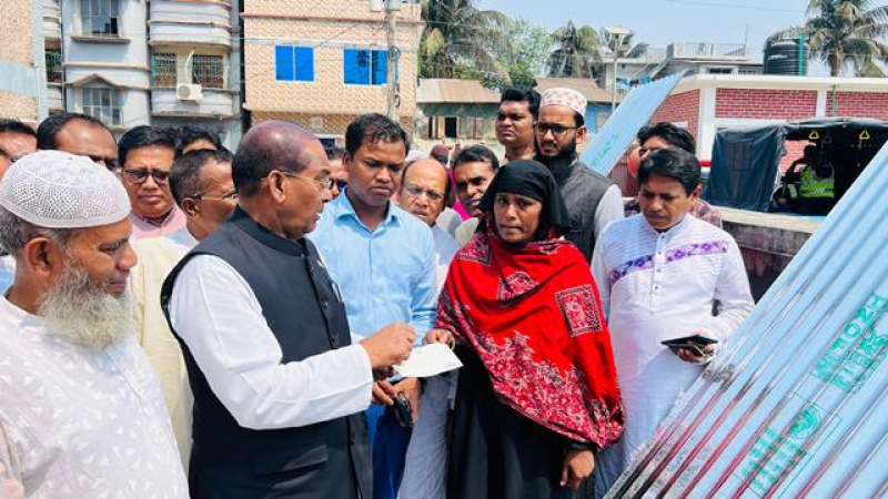 disaster-affected-families-get-corrugated-iron-sheets-and-cash-support-in-patuakhali-d736c7b3dff47a1b6abee6e5fa012f0c1709834029.jpg