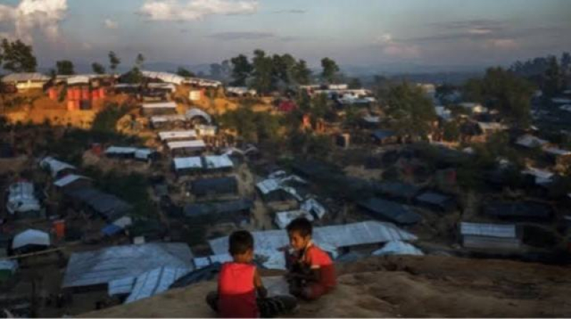 two-children-playing-near-the-rohingya-camp-in-bangladesh-dd9b57d96d7828cb7ae3ed8d25e55e291713580651.jpg
