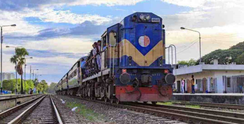 train-of-bangladesh-railway-66dea41e7efb9d44c3126df2308ce1751713967503.jpg