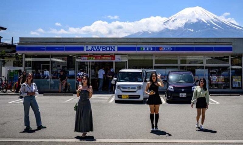 mount-fuji-view-from-a-japanese-town-afp-4e09a66a4bae143aef148d8e72f961301716263641.jpg