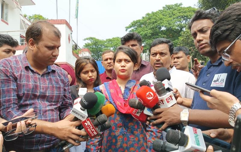 mumtarin-ferdous-dorin-daughter-of-jhenaidah-4-mp-anwarul-azim-anar-demanded-justice-thru-fair-investigation-in-the-death-of-her-father-9828840a12988af4f46a35cc27bcc59d1716395717.jpg