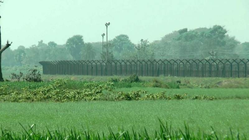 meherpur-border-fence-of-india-a9ef87ef6c6057c34dbd4310dc9cbee11719894480.jpg