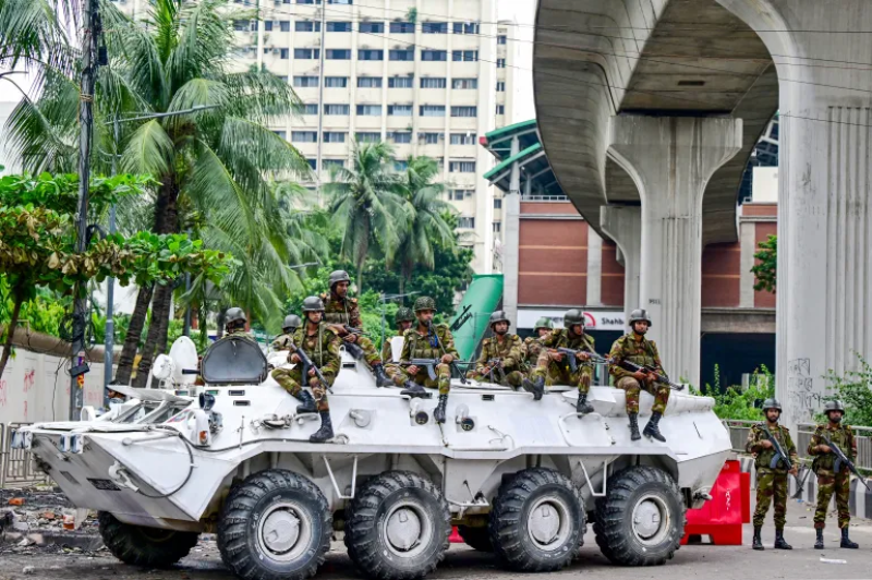 army-troops-on-guard-in-dhaka-city-df5a081d99f70a938ecfd9f95352add61722882355.png