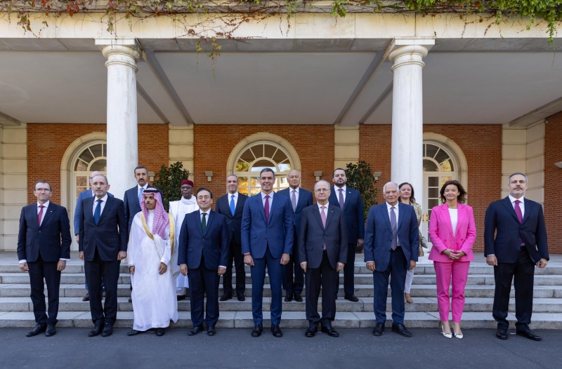 the-pm-of-spain-receives-the-members-of-the-committee-on-extraordinary-summit-on-gaza-633286142ee99c2635b606e5dfad35ce1726253789.jpg