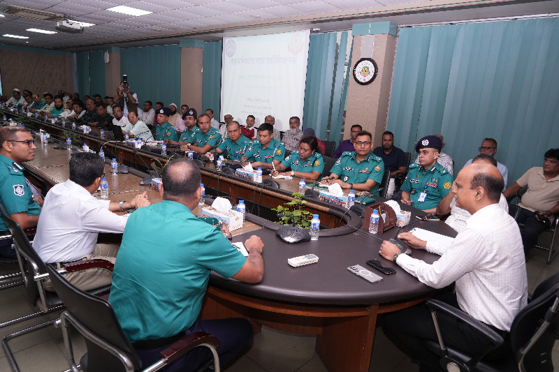 dhaka-metropolitan-police-dmp-commissioner-md-mainul-hasan-had-a-meeting-with-bus-owners-of-dhaka-on-saturday-6848f367f3cf2d8c53ff7a2e3a98d7921726935896.png