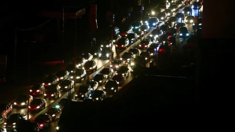 roads-in-southern-lebanon-are-gridlocked-as-people-seek-safety-further-north-47a57582eea27ee9a340d7e3c70b17ee1727146846.png