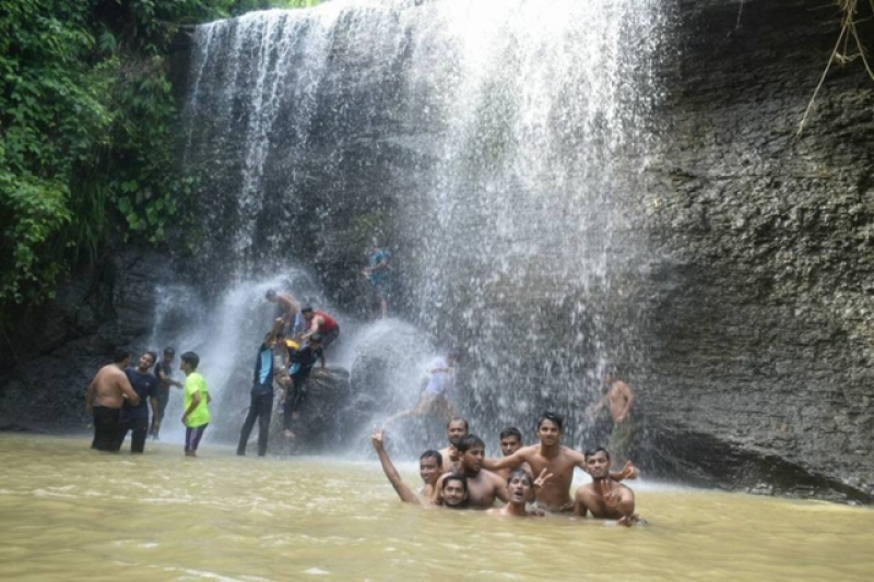 jharna-waterfall-a4673ef846c02e471de717f7357428471728048230.jpg