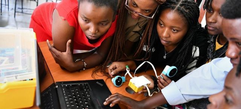 girls-attend-a-robotics-bootcamp-in-rwanda-27f9e5d4ad204700b567830e39ec1b781728457312.jpg