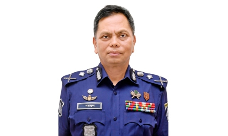 igp-md-moinul-islam-visited-rajarbagh-central-police-hospital-to-check-on-policemen-injured-in-clashes-near-bangabhaban-a6c97c9e2b85621eb3deb2215b5766201729705140.jpg