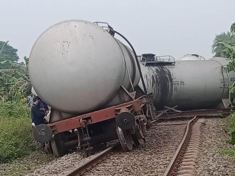 train-derails-in-chuadanga-on-early-wednesday-e5a34e6b258c29006a9596a04e5806be1729658327.jpg