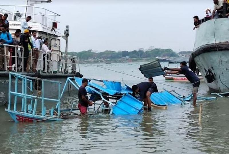 death-toll-rises-to-7-in-meghna-river-vessel-tragedy-772716c8bf0f3ec4aecfe27e0737f6d91734956526.jpg