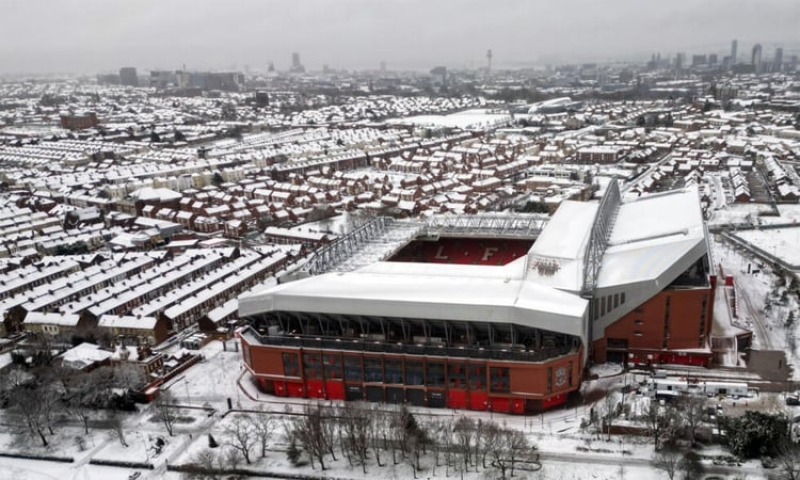 liverpool-man-utd-premier-league-clash-to-go-ahead-despite-snowfall-5e99bec3eafeb4a061c6bbb7f5aa30d71736093581.jpg