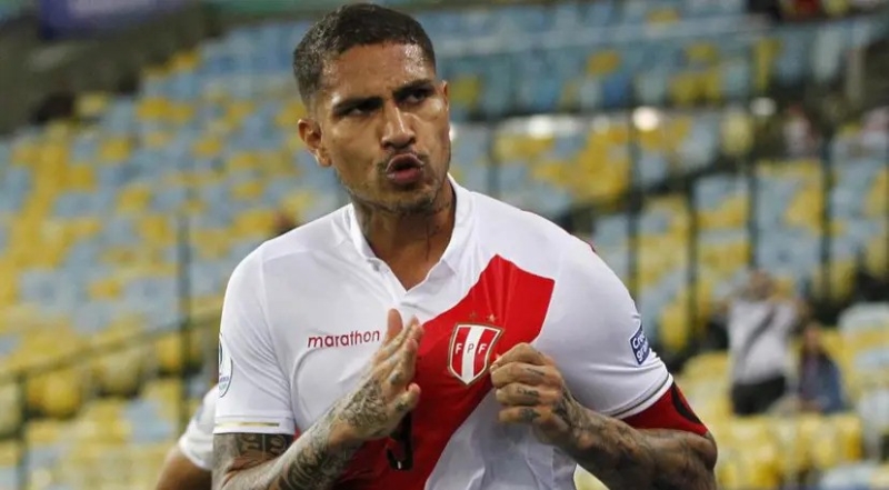 paolo-guerrero-a-190619g1050-ezgif-c6f9b0e77f7767eacc3d84c0bdd310581736321954.jpg