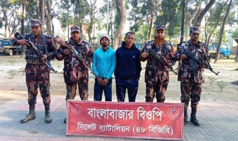 bgb-detains-2-indian-nationals-with-smuggled-goods-in-sylhet-on-friday-a26f6d861db9bb2128529fed929912a11737128811.jpg