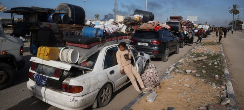 families-begin-their-journey-back-home-from-the-south-of-gaza-to-gaza-city-and-the-northern-areas-b897a6c206d3abd66a91653e27d8f7b51738639650.jpg