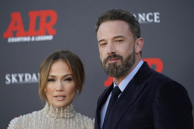 jennifer-lopez-and-ben-affleck-officially-divorced-7b91fc56e46bf825791275b32cb83d2c1740209712.jpg