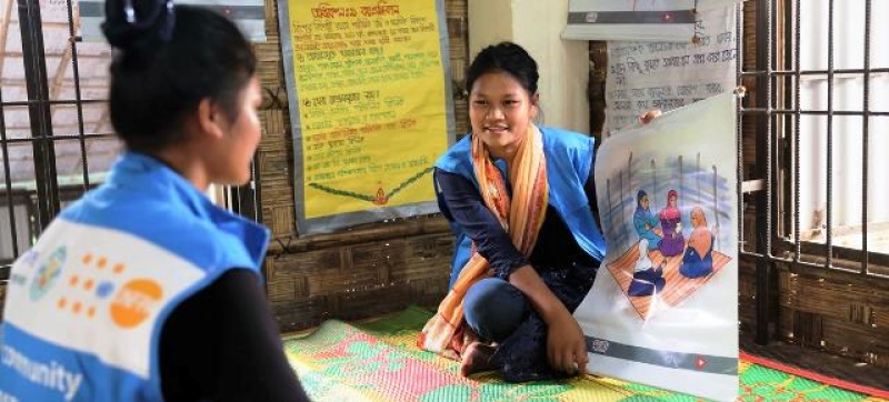 an-information-and-awareness-raising-session-in-teknaf-coxs-bazar-bangladesh-883e66a6863e9f355c60745becd08f221740327493.jpg