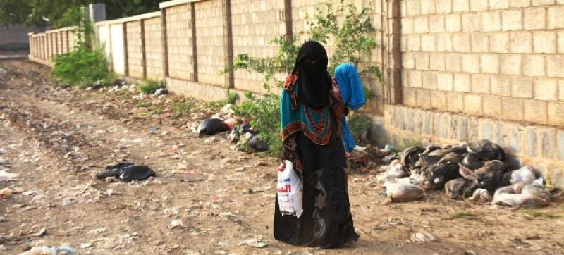 a-woman-carries-her-severely-malnourished-child-to-a-health-centre-in-houthi-held-hudaydah-governorate-yemen-2f5bf62875e267c99d40ce8c14167da01742320047.jpg