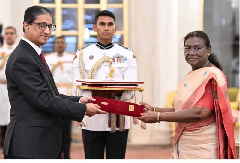 bangladesh-high-commissioner-to-india-m-riaz-hamidullah-presented-his-credentials-to-the-indian-president-droupadi-murmu-on-thursday-ca850bd9d8e58e5257ac0a3aa0c461c81748537956.jpg
