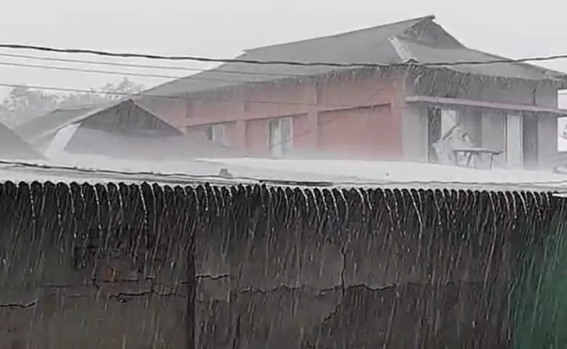 heavy-rainfall-in-kuakata-due-to-the-dewep-depression-on-thursday-22a084e1877c7185b9970e961382043a1748542004.jpg
