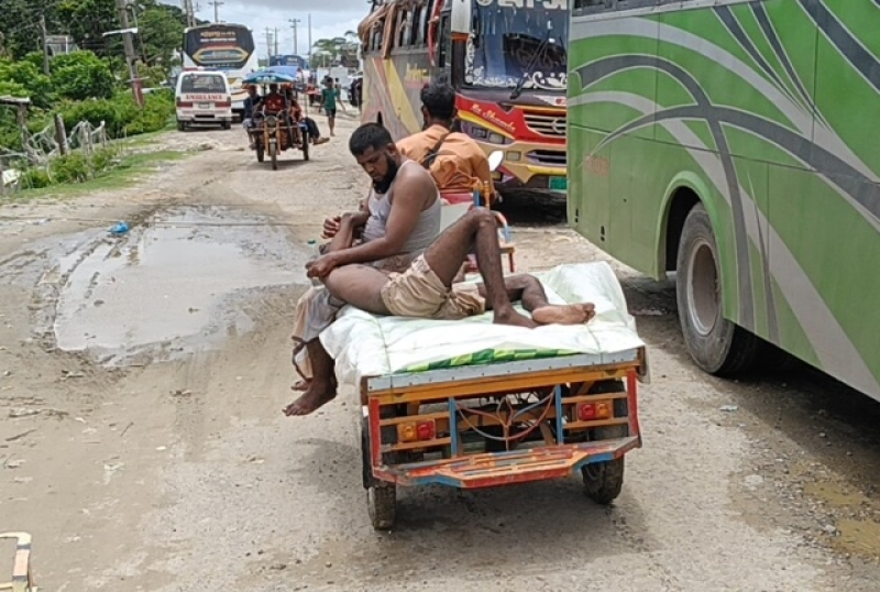 a-toutist-carried-away-by-tide-was-rescued-by-fishermen-at-sea-in-kuakata-on-thursday-6035ec8745f58a7a49ce13a8afcd54631753464280.jpg